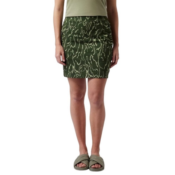 Athleta Vienna cargo skort. Size 4. Excellent condition - Picture 2 of 14